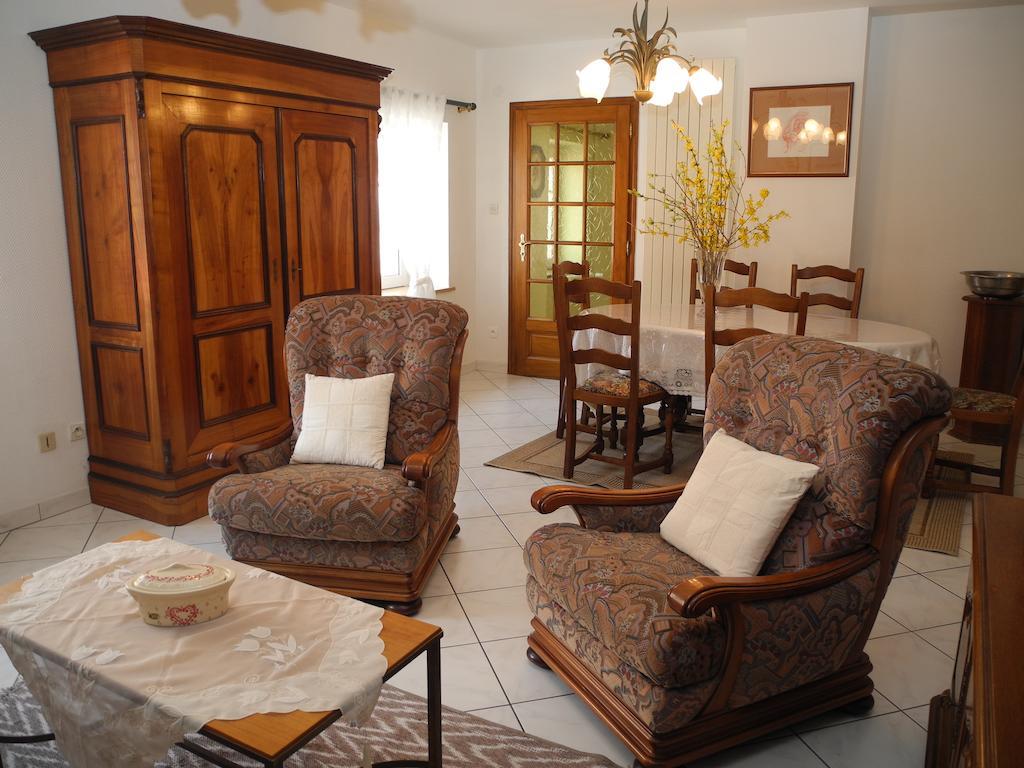 Au Pied Du Chateau Lichtenberg Zimmer foto
