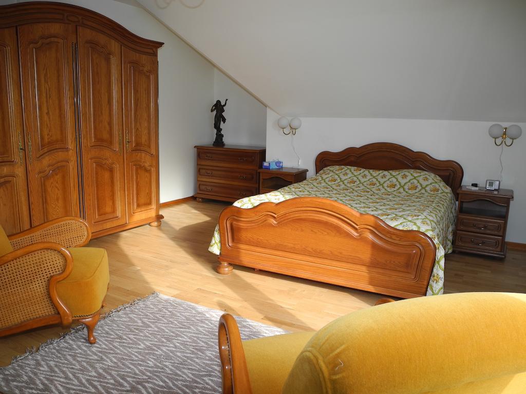 Au Pied Du Chateau Lichtenberg Zimmer foto